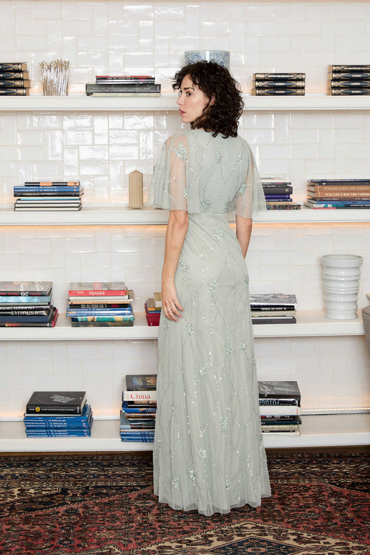 Kali Vestido De Crepe Com Sobrevestido De Tule E Flores Bordadas Em Lantejoulas
