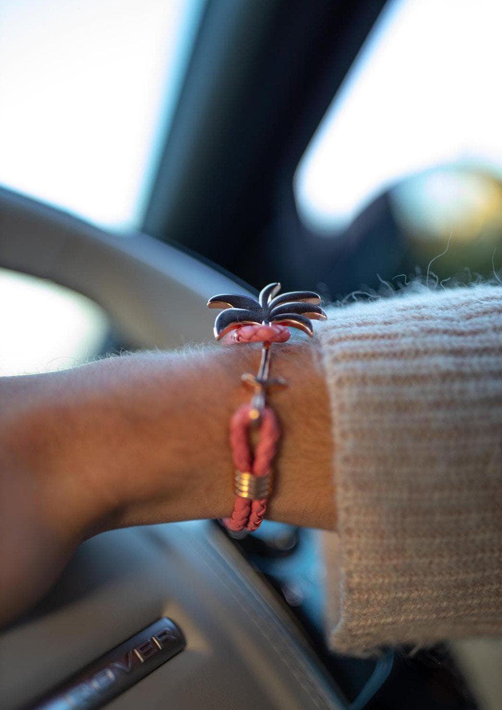 Pulseira Palm Band Flamingo Rose Luxo Moderno Acessível Dia a Dia Símbolo de Positividade e Felicidade