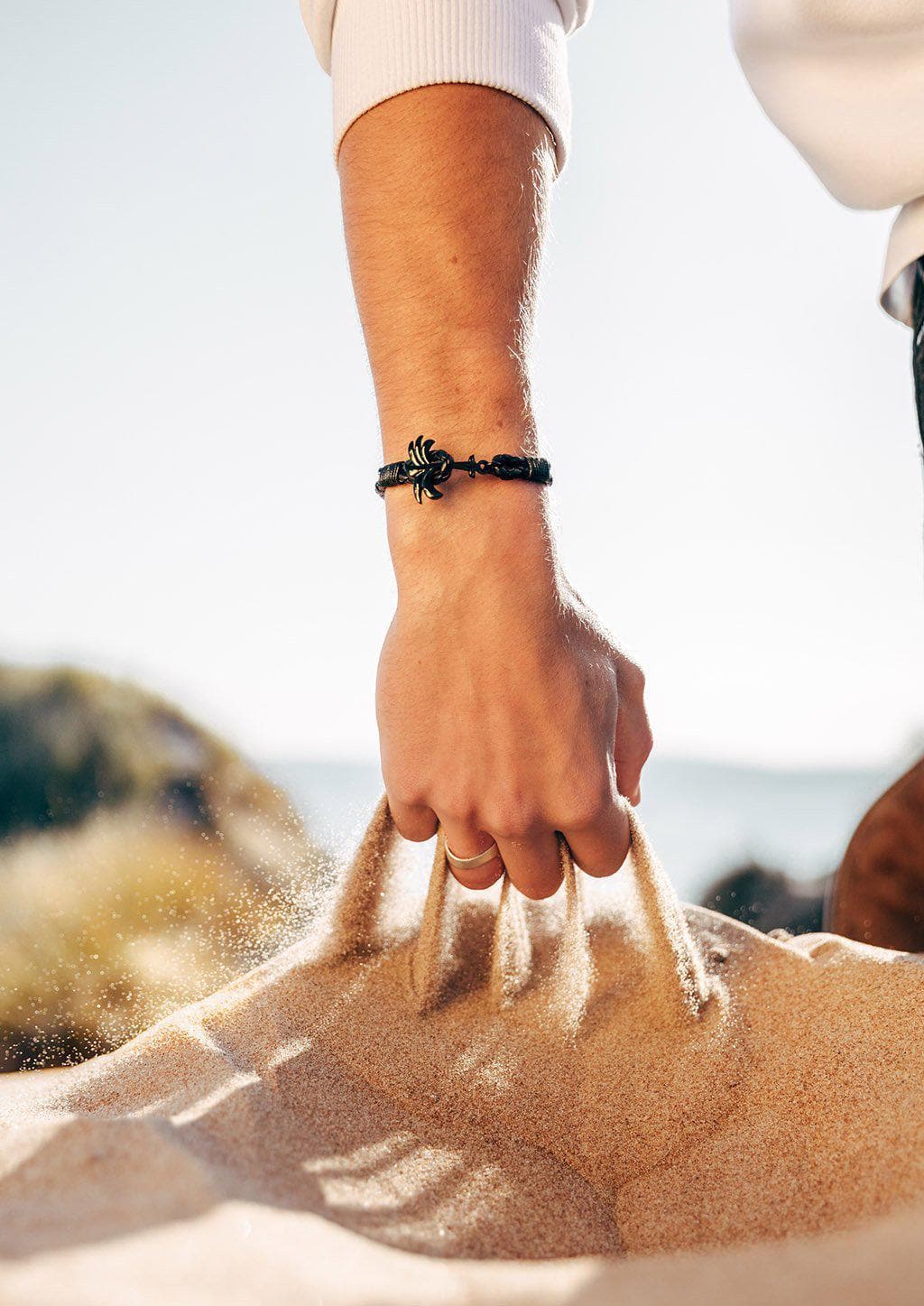 Pulseira Palmband Eclipse Acessório De Luxo Moderno Que Representa Alegria Vida Positiva