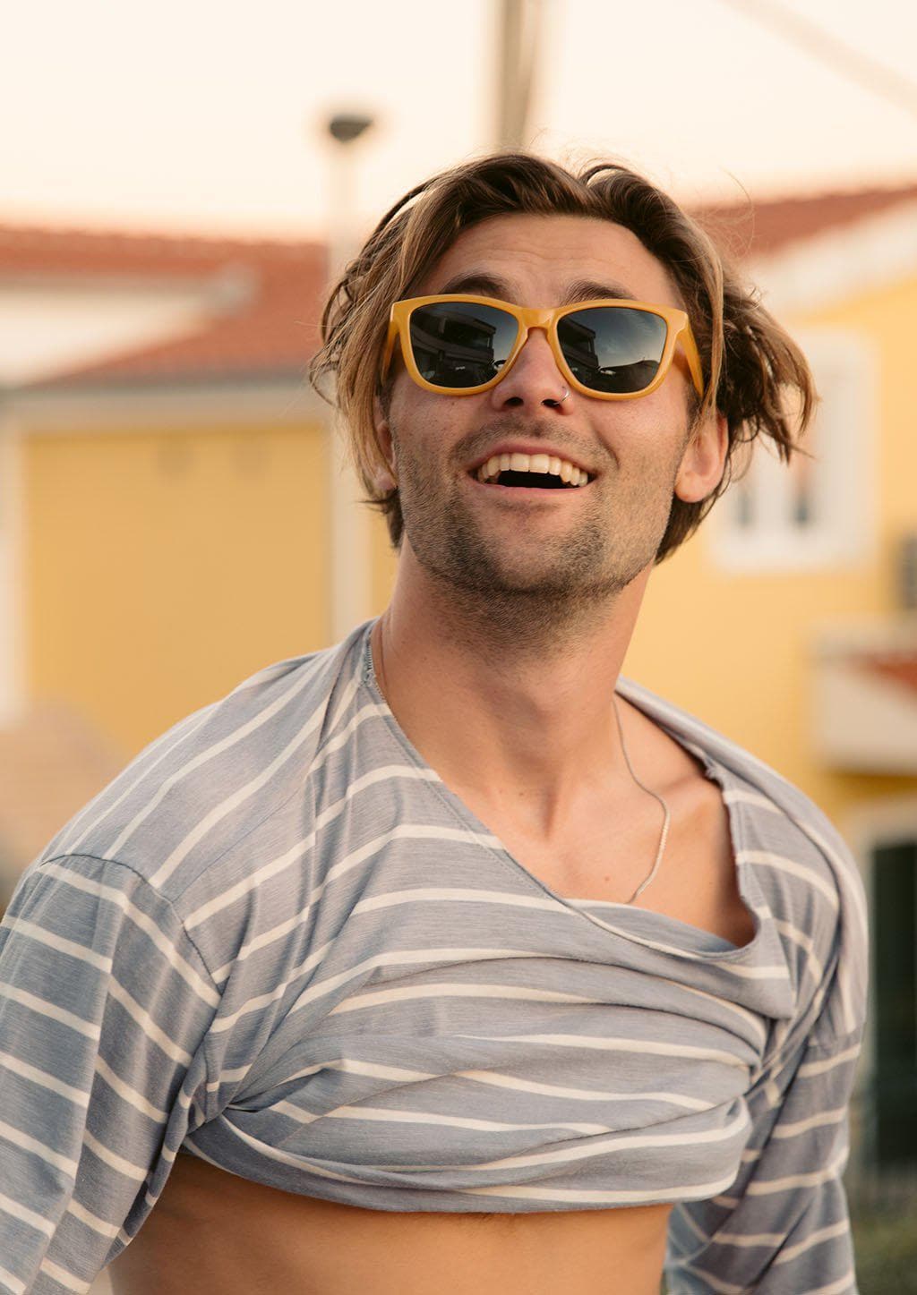 Mood Wayfarer V2 Lemon Óculos de Sol Amarelos com Lentes Verdes Proteção UV e Estilo Distinto