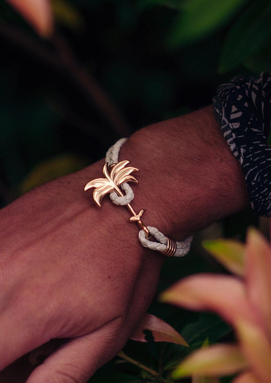 Pulseira Palm Band Paradise Rose Luxo Acessível com Símbolo de Positividade e Felicidade Diária