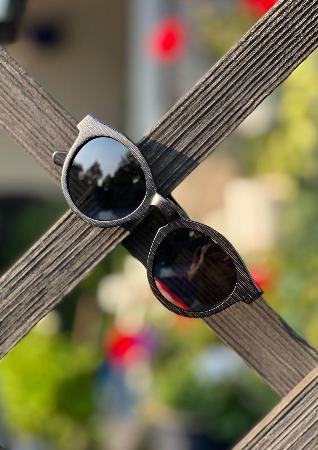 Óculos de Sol Redondos Eyewood Round Special Ed. Midnight Bamboo, Confeccionados à Mão em Bambu Preto Sustentável
