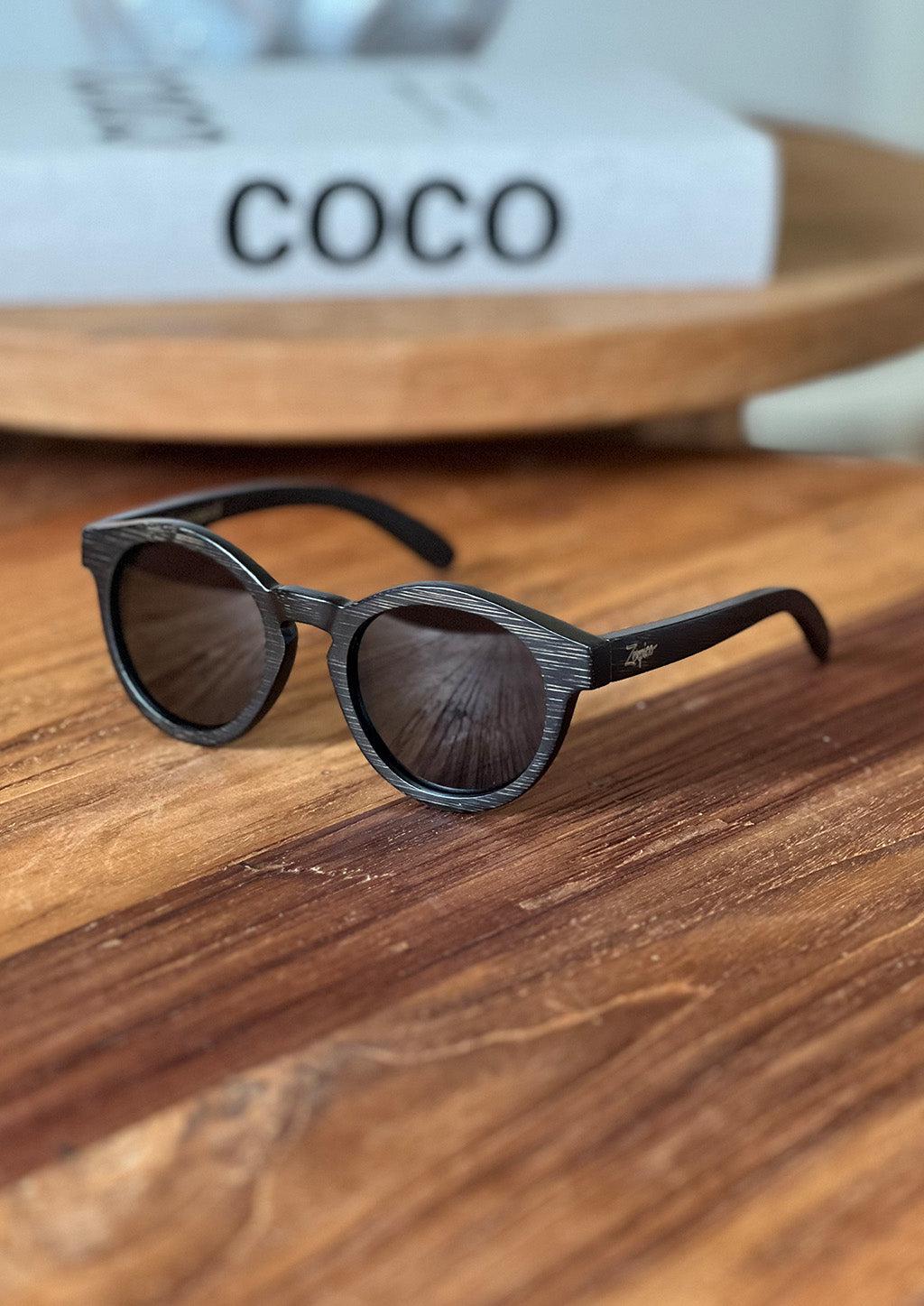 Óculos de Sol Redondos Eyewood Round Special Ed. Midnight Bamboo, Confeccionados à Mão em Bambu Preto Sustentável
