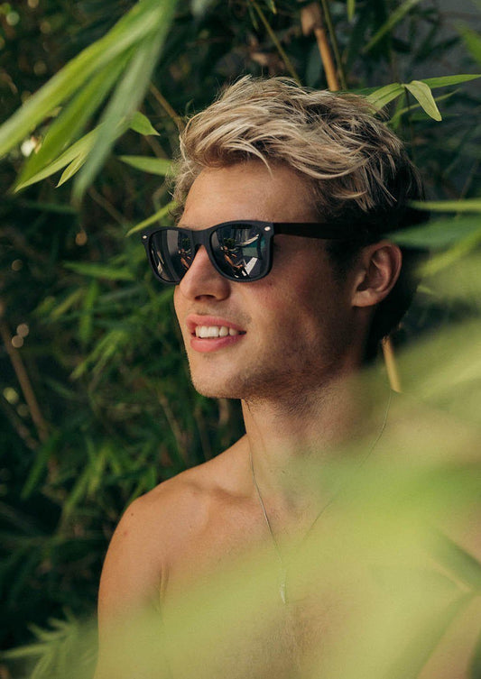 Eyewood Wayfarer Onyx Óculos de Sol Artesanais em Madeira com Detalhes em Jacarandá