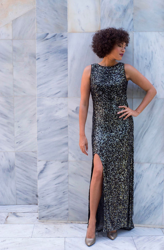 Sashia Maxi Vestido Longo com Lantejoulas Bordadas à Mão Silhueta Feminina e Movimento Elegante Desenhada em Espanha