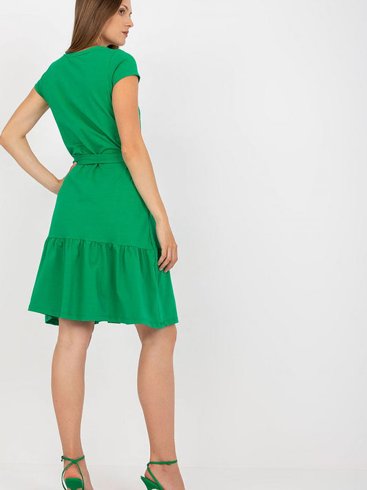 Vestido Verão Rue Paris Modelo 168354 Evasê Manga Curta Decote V Babado Na Barra Amarração Na Cintura