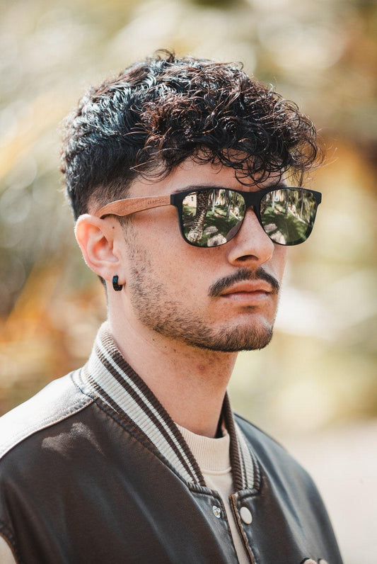 Óculos de Sol Wayfarer Clássico Eyewood Reinvented com Acetato e Madeira de Alta Qualidade para Visionários